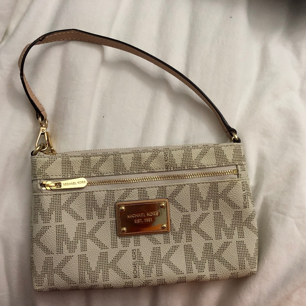 Michael Kors wristlet